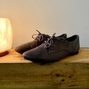 Oxford grey flat shoes
